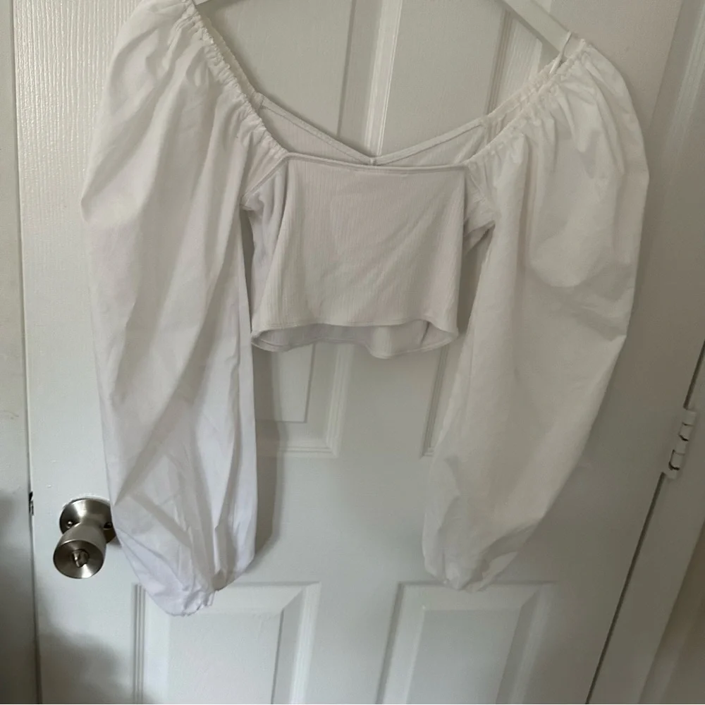 White Puff Sleeves Crop Top